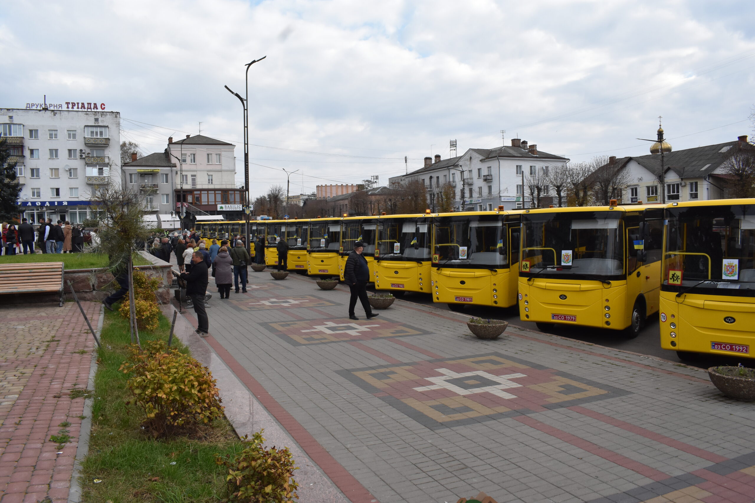 Подарунок громадам Житомирської області: шкільні автобуси