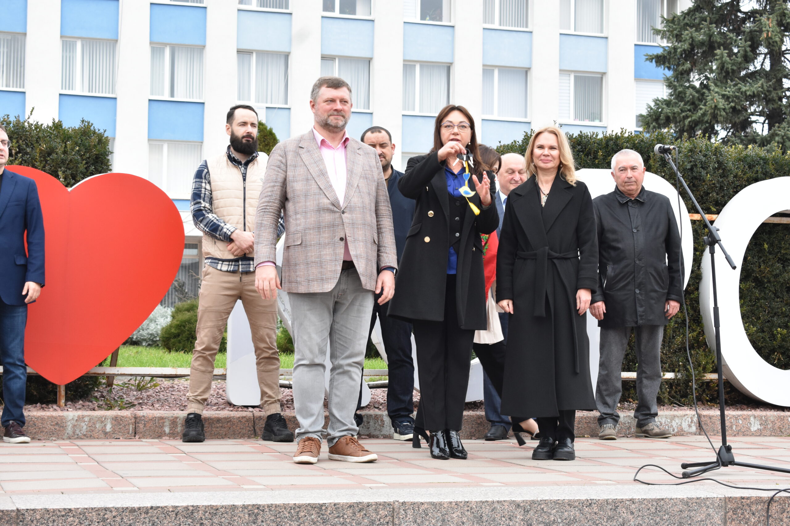 Подарунок громадам Житомирської області: шкільні автобуси