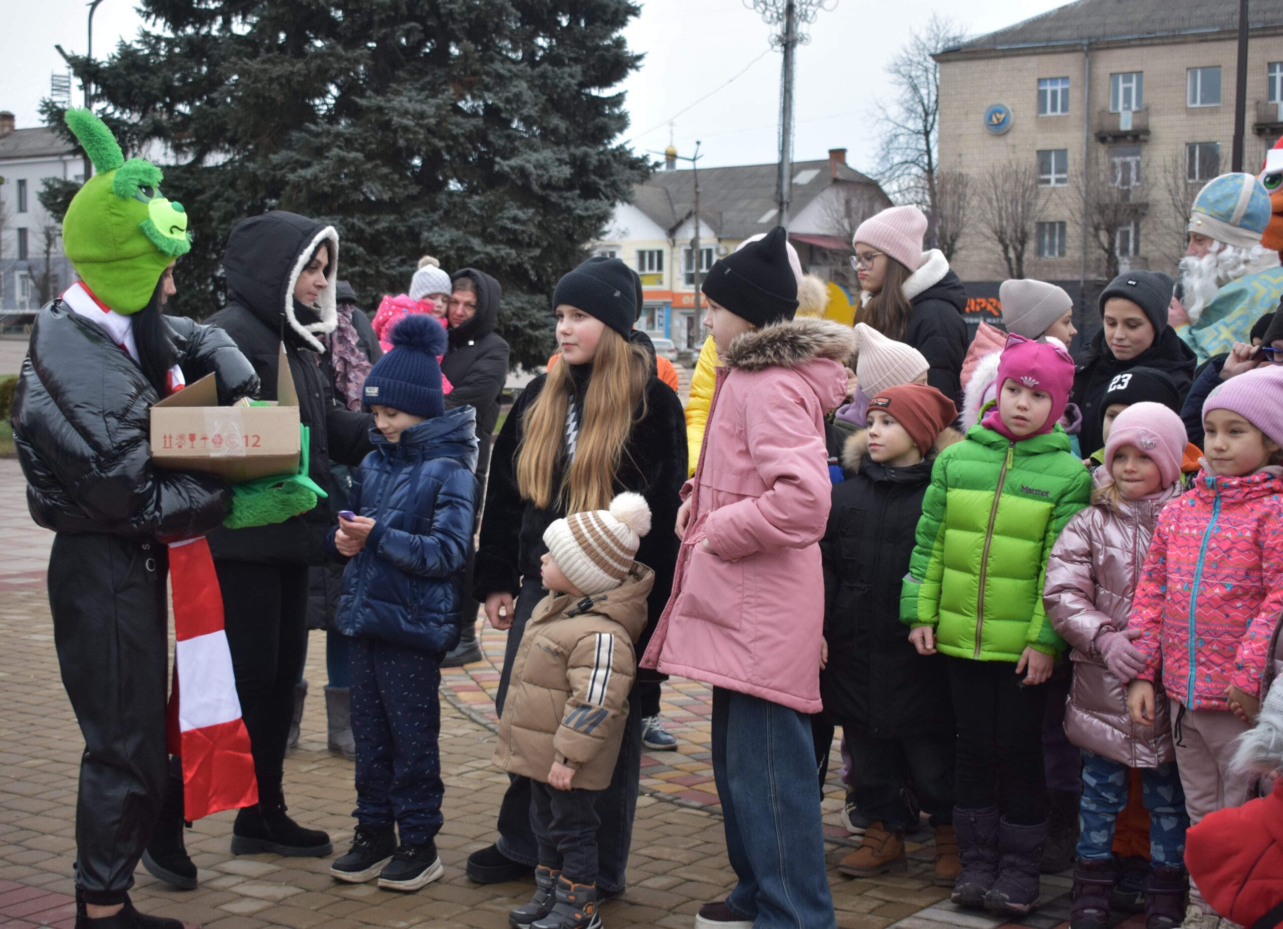 Новорічні розваги для дітей: не пропустіть святкову програму!