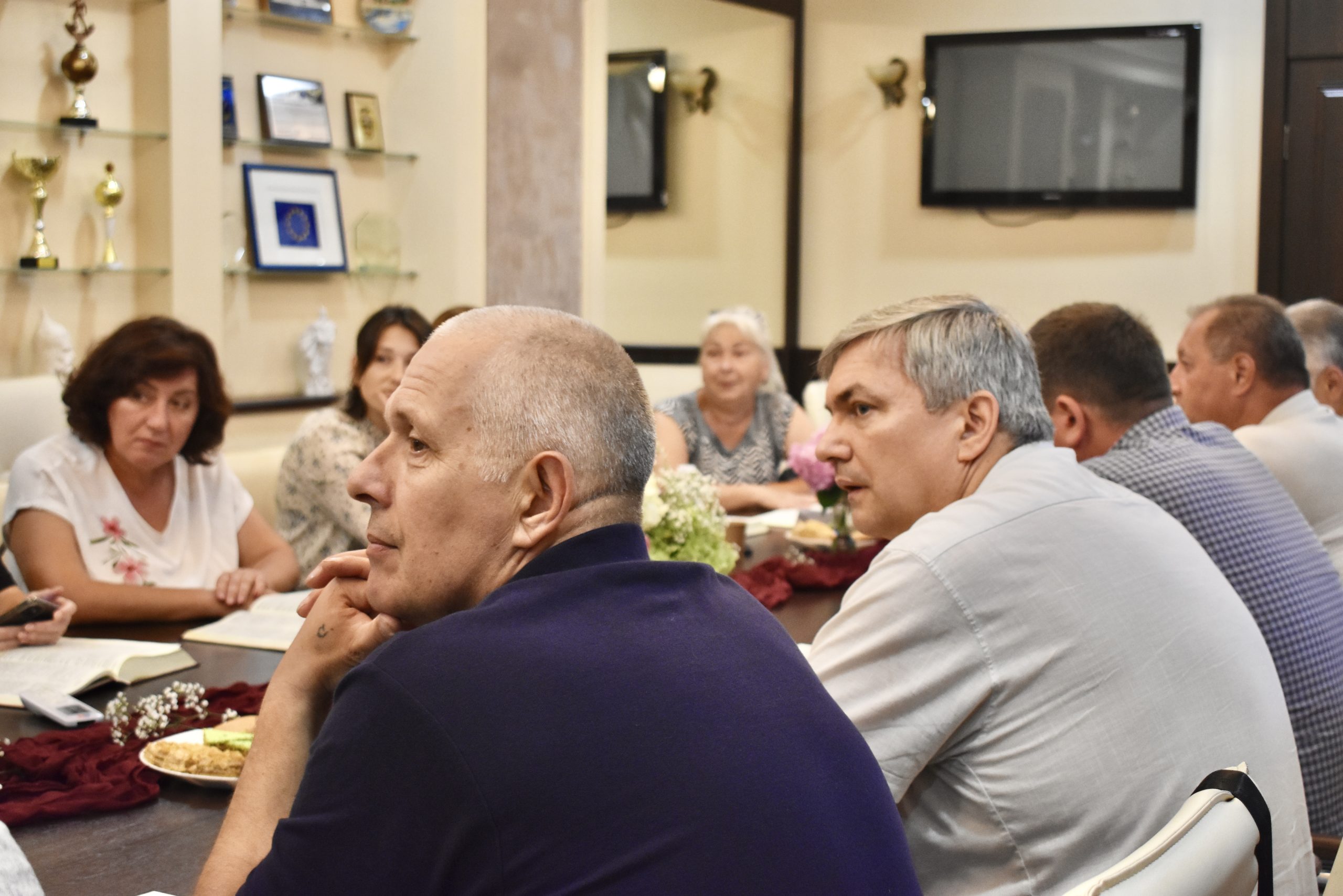 Молитовний сніданок: традиція єднання та роздумів