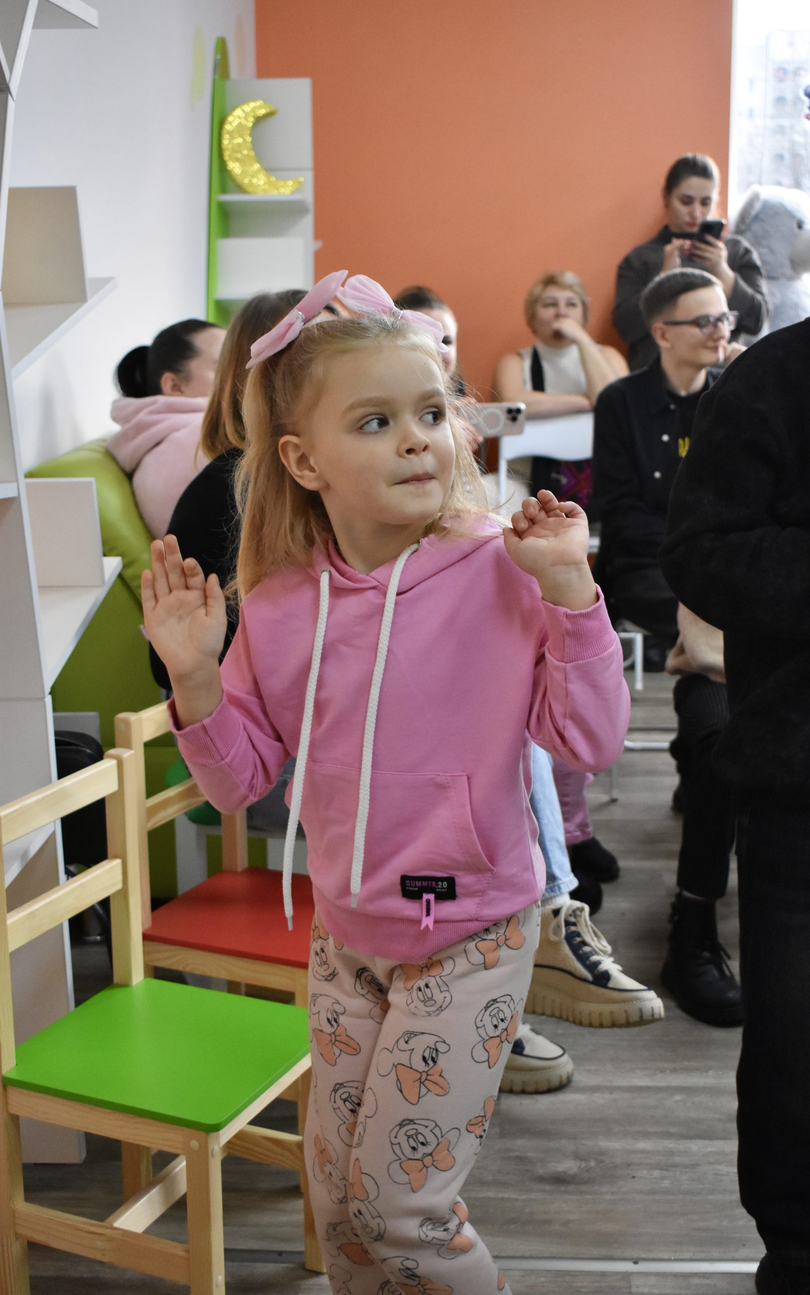 Казкові гості, яскраві емоції та дитячі усмішки: у Коростенському ІРЦ відбулося тепле святкове дійство