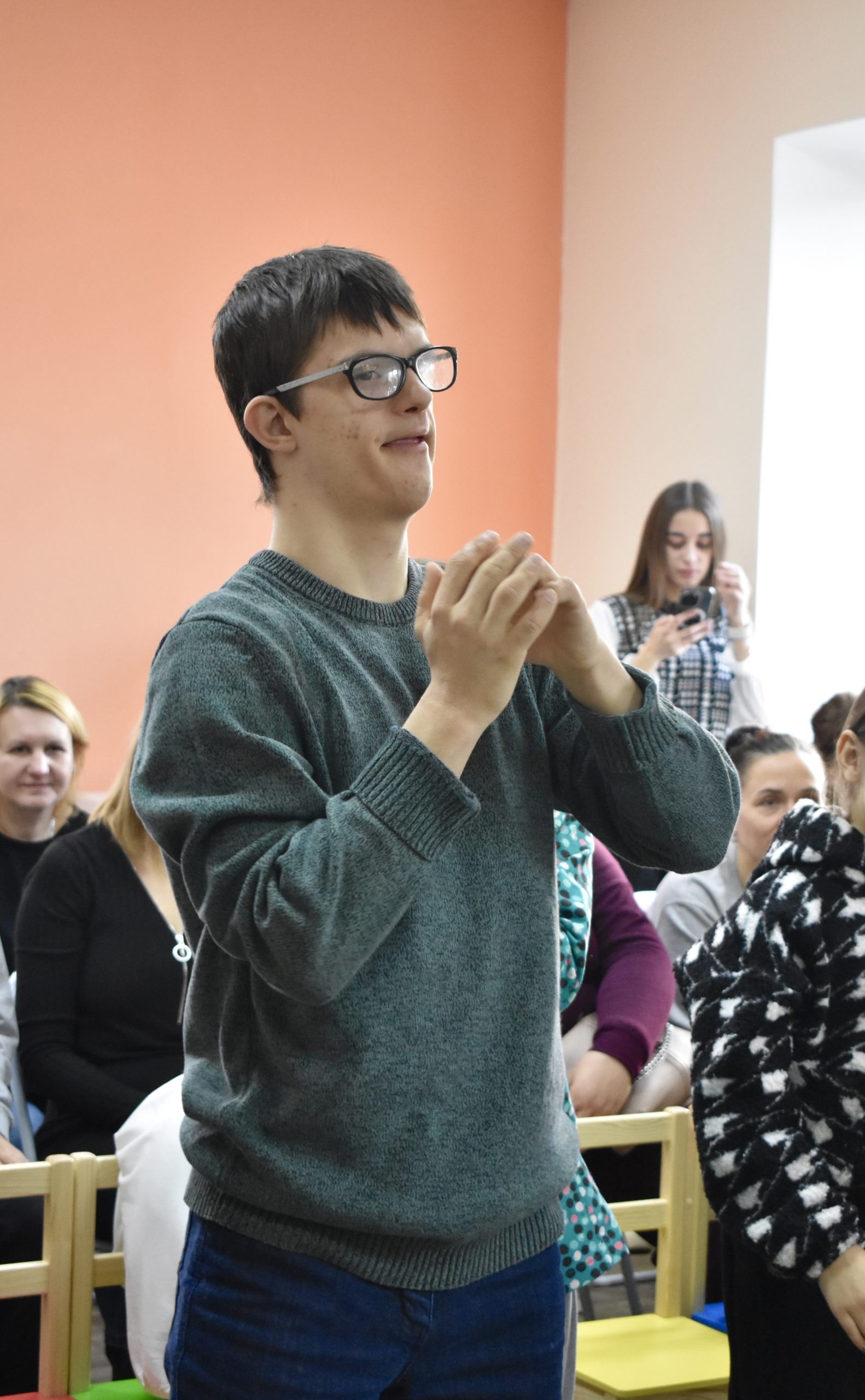 Казкові гості, яскраві емоції та дитячі усмішки: у Коростенському ІРЦ відбулося тепле святкове дійство