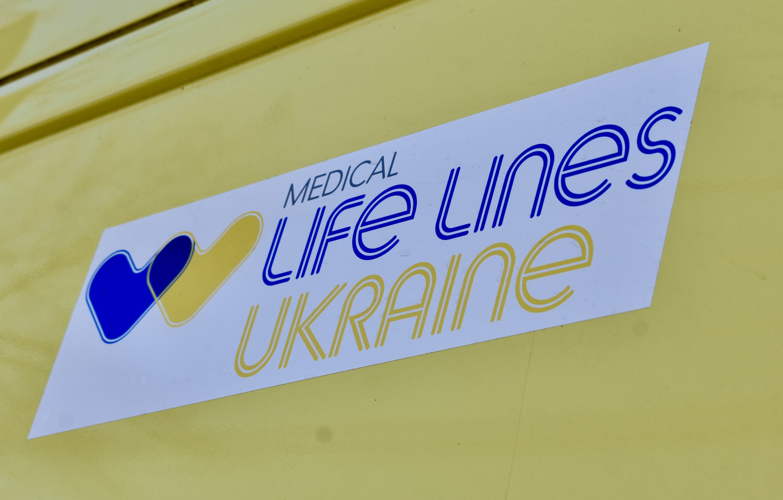 Ще одне підсилення для медиків і громади: у Коростенській центральній міській лікарні презентували новий реанімаційний автомобіль