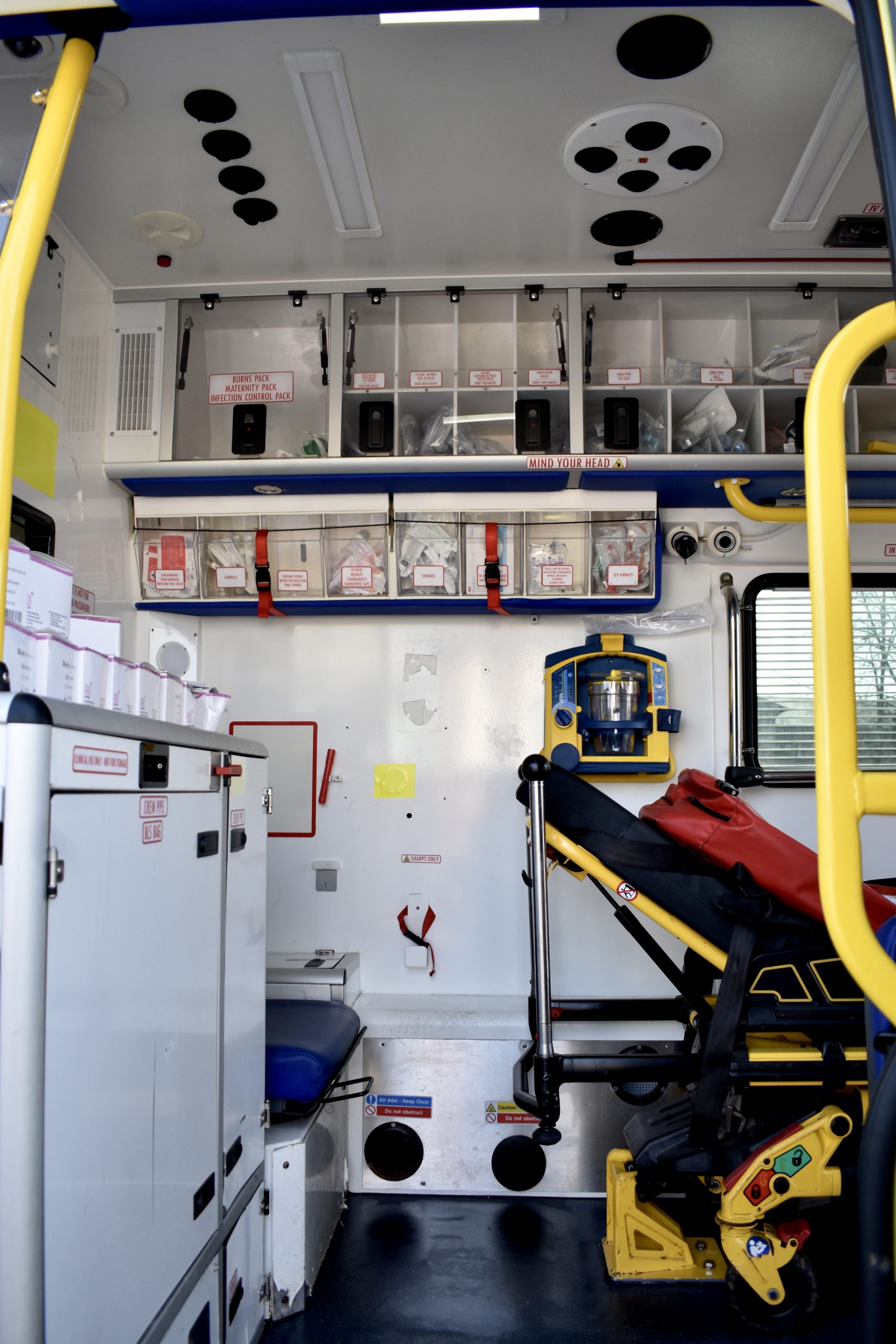 Ще одне підсилення для медиків і громади: у Коростенській центральній міській лікарні презентували новий реанімаційний автомобіль