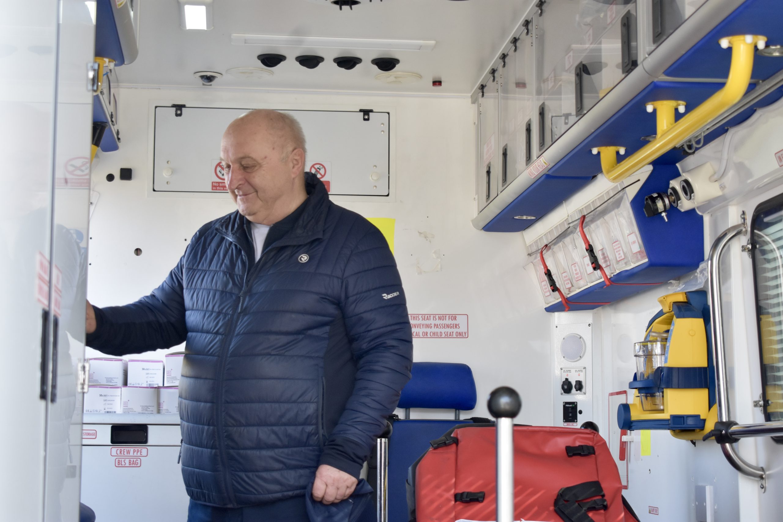 Ще одне підсилення для медиків і громади: у Коростенській центральній міській лікарні презентували новий реанімаційний автомобіль