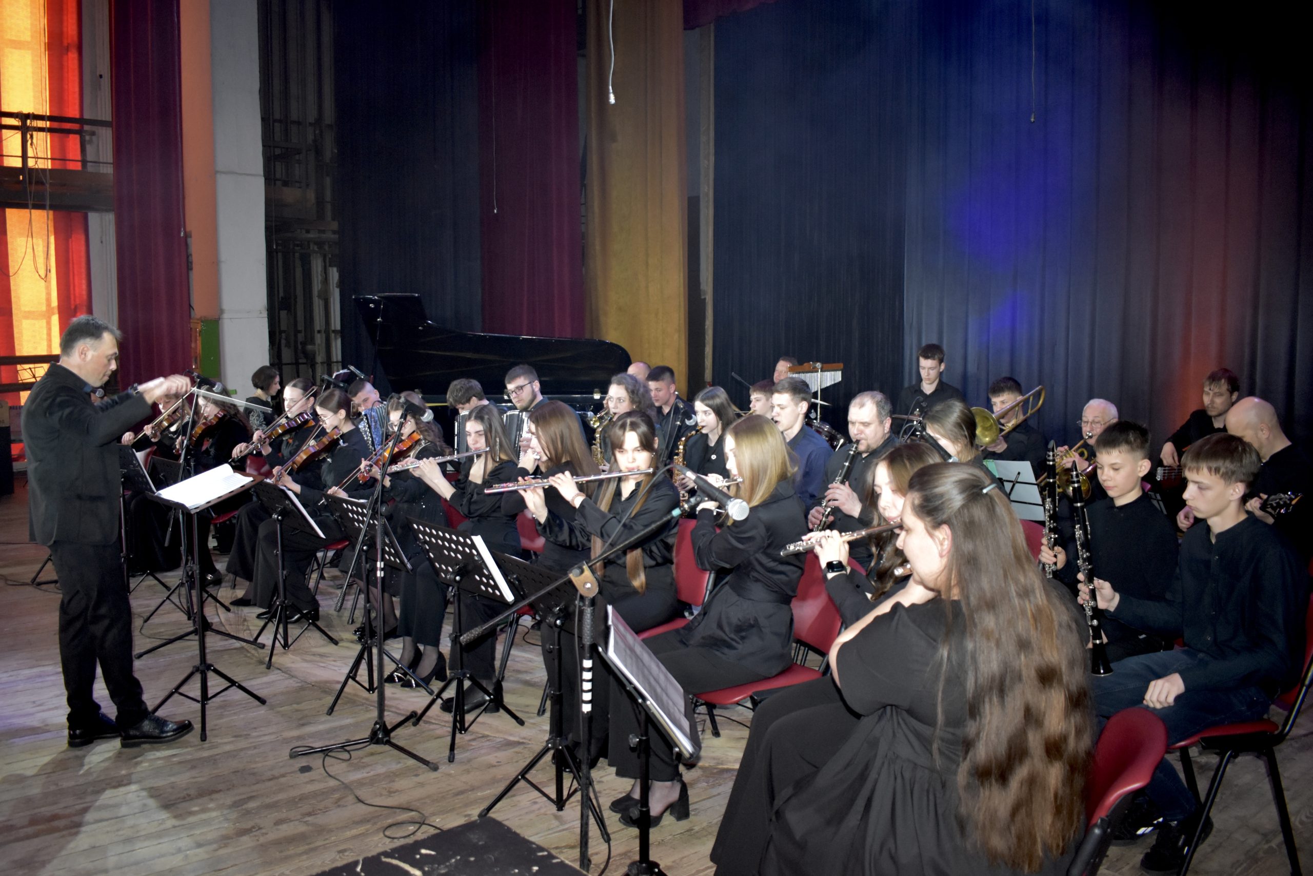 Мистецька синергія: як пройшов неймовірний вечір у міському палаці культури