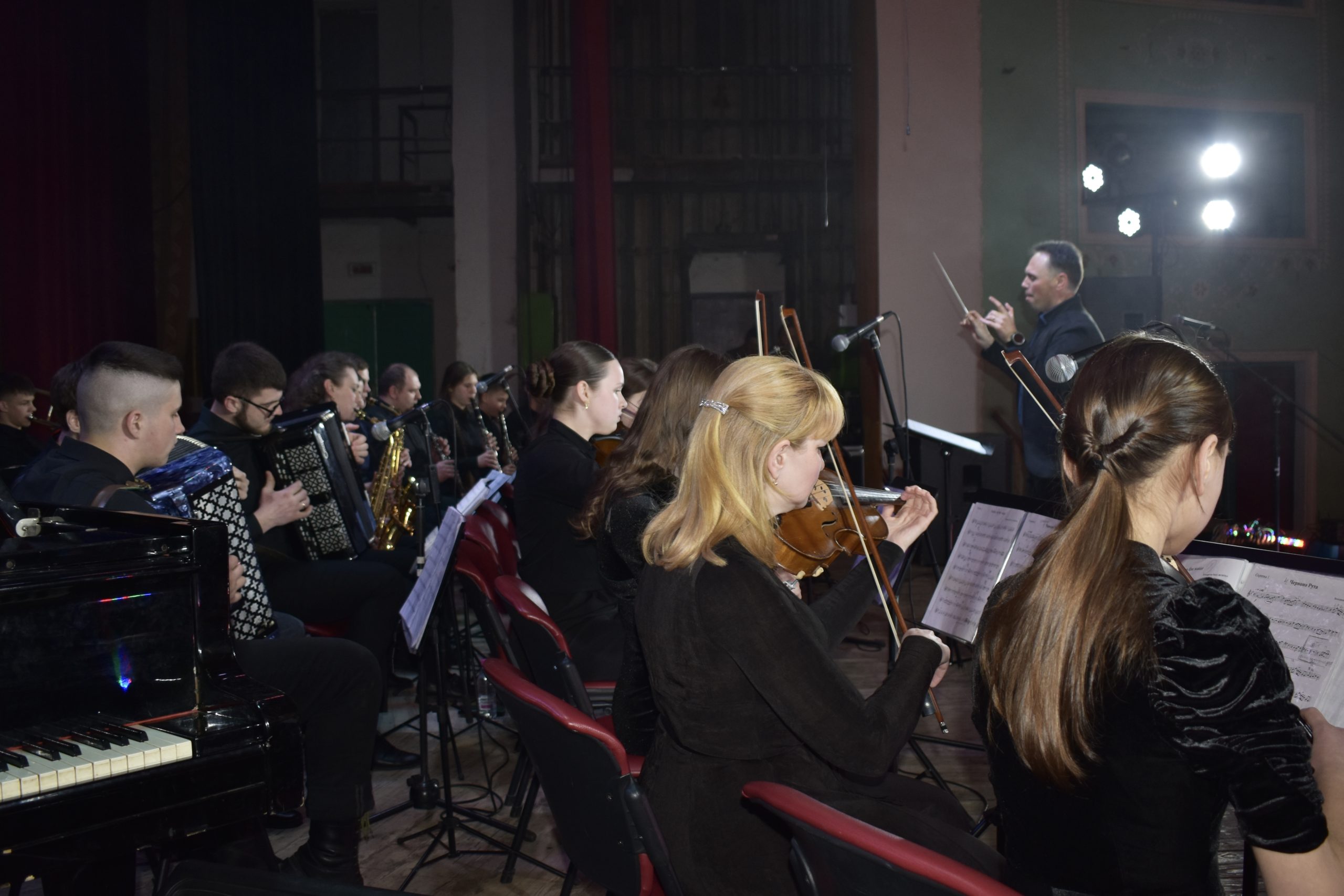 Мистецька синергія: як пройшов неймовірний вечір у міському палаці культури